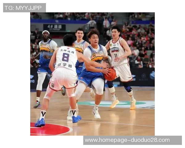 广东与新疆的激烈对决12月13日赛场精彩瞬间回顾与分析